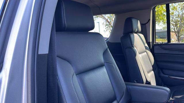 Photo of 2018 Silver Ice Metallic Chevrolet Suburban
