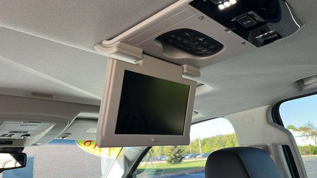 Photo of 2018 Silver Ice Metallic Chevrolet Suburban