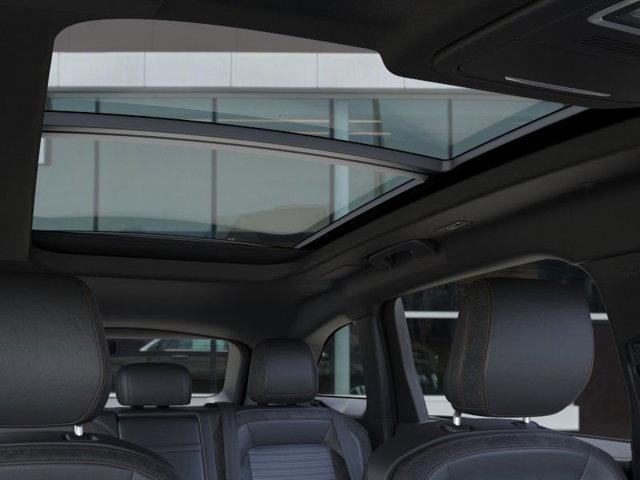 Photo of 2025 Gray Metallic Lincoln Nautilus