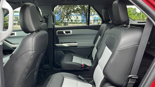 Photo of 2022 Rapid Red Metallic Tinted Clearcoat Ford Explorer