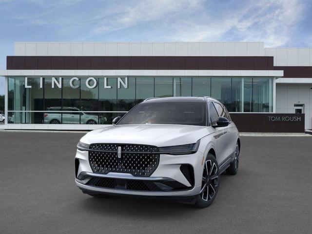 Photo of 2025 Silver Radiance Metallic Lincoln Nautilus
