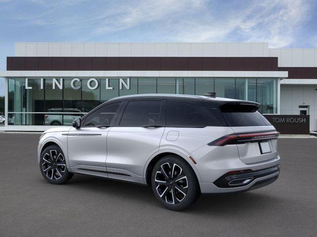 Photo of 2025 Silver Radiance Metallic Lincoln Nautilus