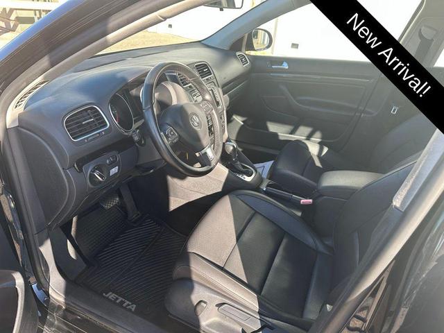 Photo of 2014 Black Uni Volkswagen Jetta SportWagen