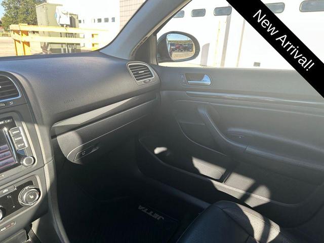 Photo of 2014 Black Uni Volkswagen Jetta SportWagen