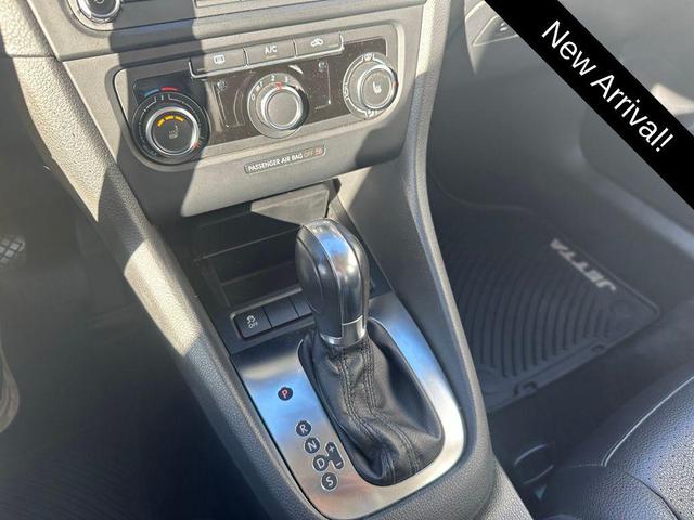 Photo of 2014 Black Uni Volkswagen Jetta SportWagen