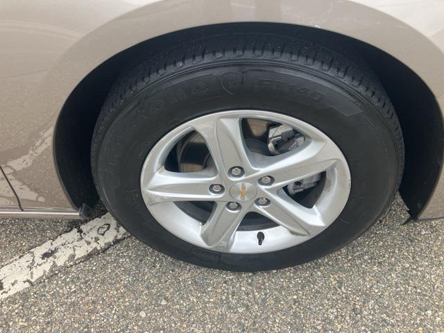 Photo of 2023 Mineral Gray Metallic Chevrolet Malibu