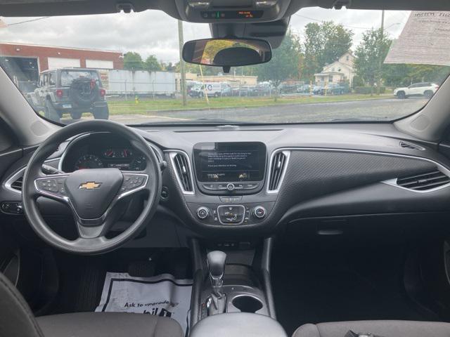 Photo of 2023 Mineral Gray Metallic Chevrolet Malibu
