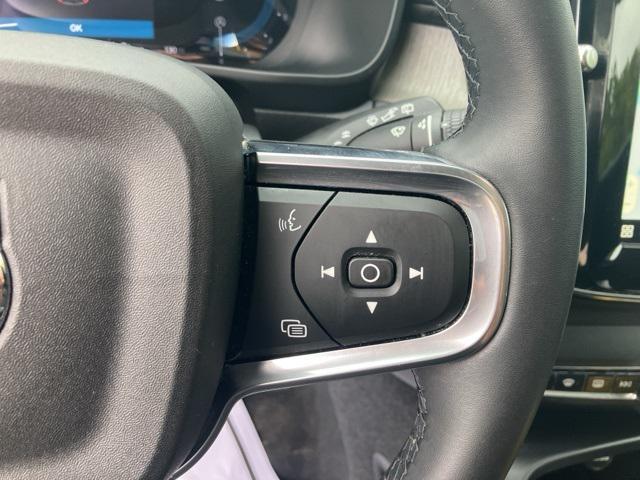 Photo of 2024 Gray Volvo XC40