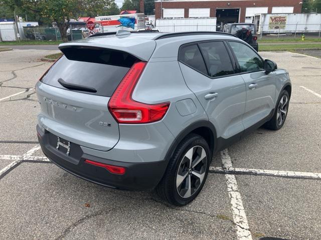 Photo of 2024 Gray Volvo XC40