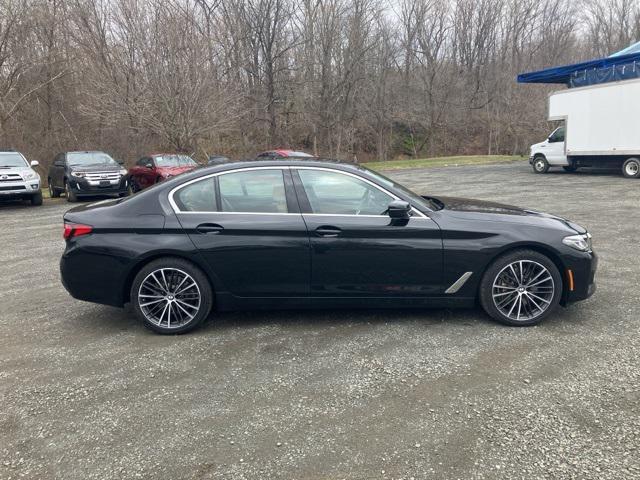 Photo of 2022 Black Sapphire Metallic BMW 540