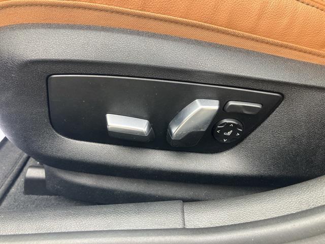 Photo of 2022 Black Sapphire Metallic BMW 540