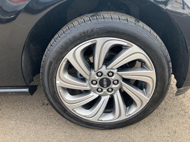 Photo of 2022 Black Metallic Lincoln Navigator