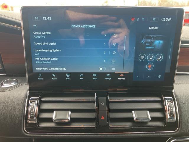 Photo of 2022 Black Metallic Lincoln Navigator