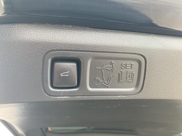 Photo of 2022 Black Metallic Lincoln Navigator