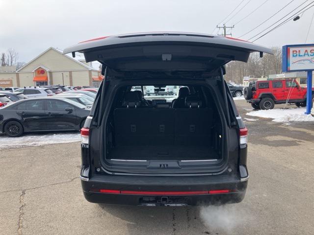 Photo of 2022 Black Metallic Lincoln Navigator