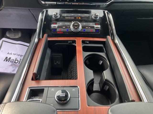 Photo of 2022 Black Metallic Lincoln Navigator