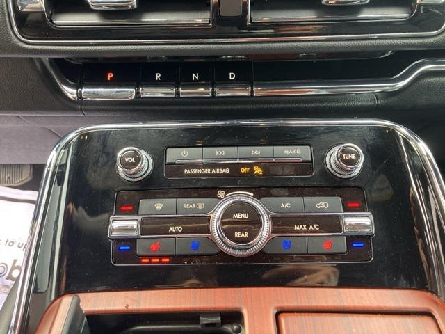 Photo of 2022 Black Metallic Lincoln Navigator