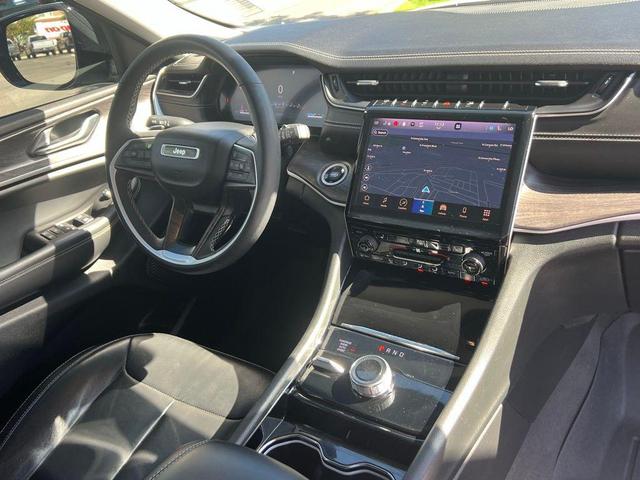 Photo of 2023 Bright White Clearcoat Jeep Grand Cherokee