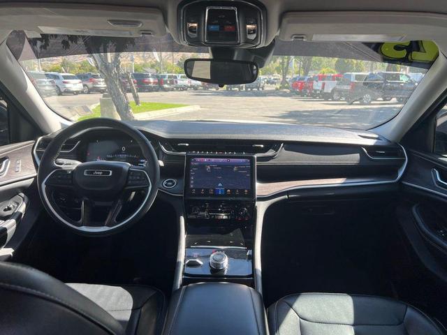 Photo of 2023 Bright White Clearcoat Jeep Grand Cherokee