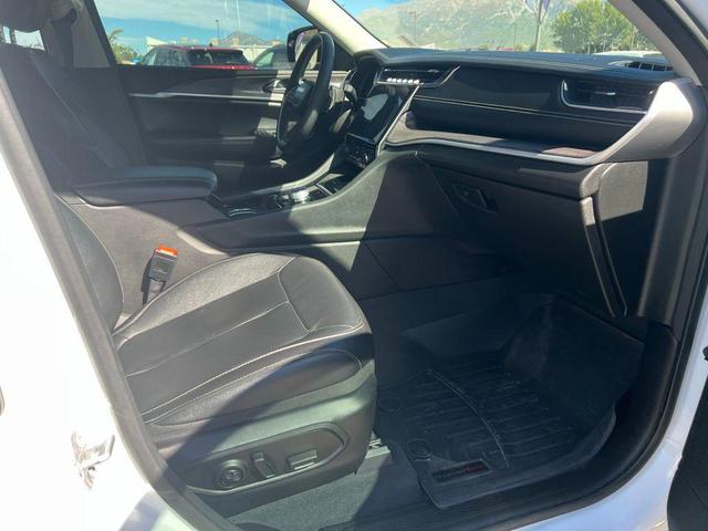 Photo of 2023 Bright White Clearcoat Jeep Grand Cherokee