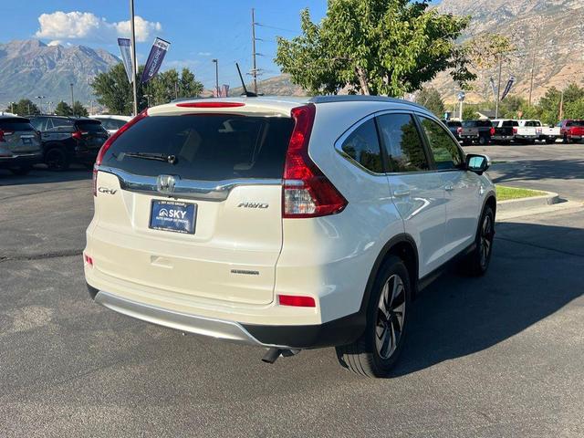 Photo of 2016 White Honda CR-V