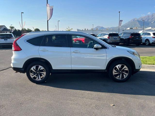 Photo of 2016 White Honda CR-V