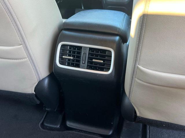 Photo of 2016 White Honda CR-V