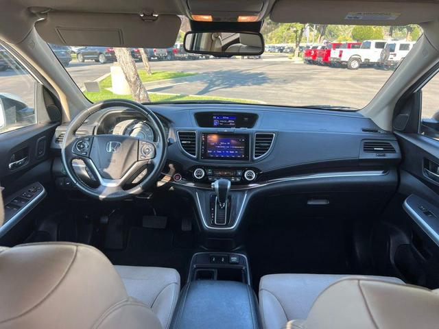 Photo of 2016 White Honda CR-V
