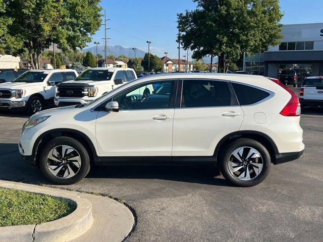 Photo of 2016 White Honda CR-V