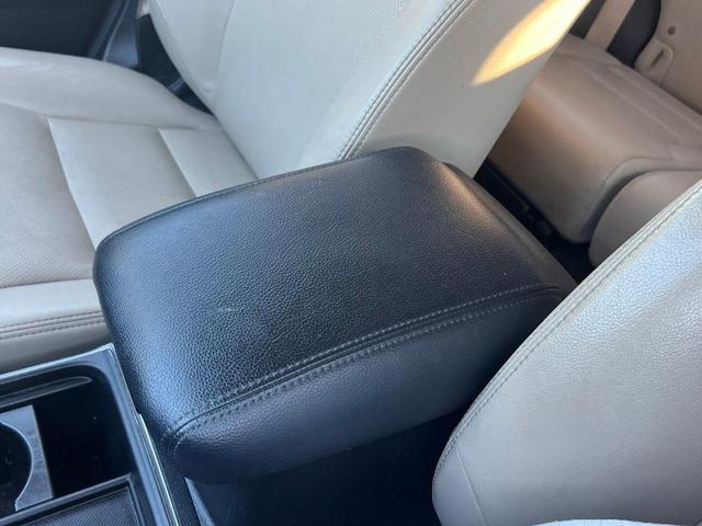 Photo of 2016 White Honda CR-V