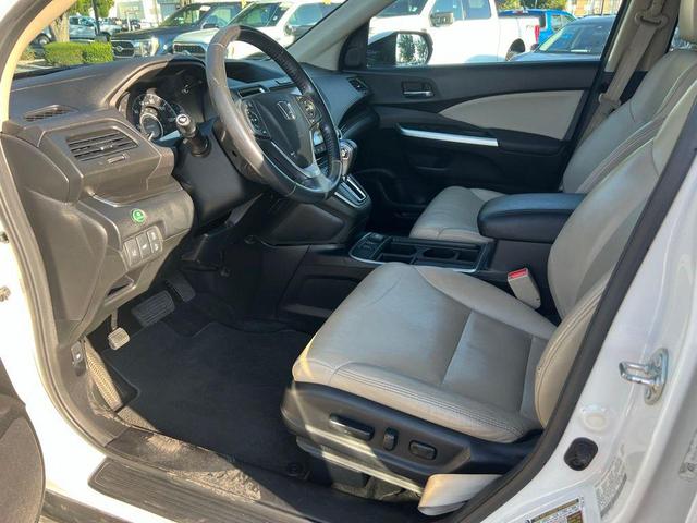 Photo of 2016 White Honda CR-V