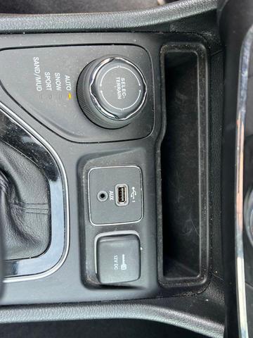 Photo of 2022 Bright White Clearcoat Jeep Cherokee