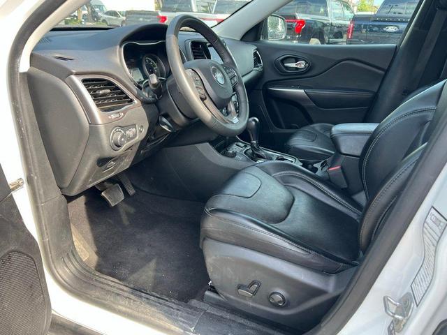 Photo of 2022 Bright White Clearcoat Jeep Cherokee