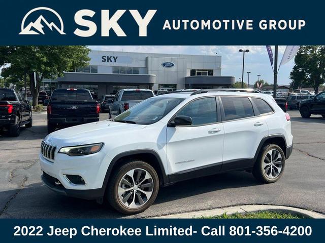 Photo of 2022 Bright White Clearcoat Jeep Cherokee