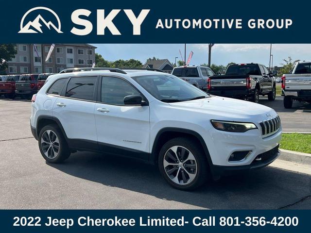 Photo of 2022 Bright White Clearcoat Jeep Cherokee