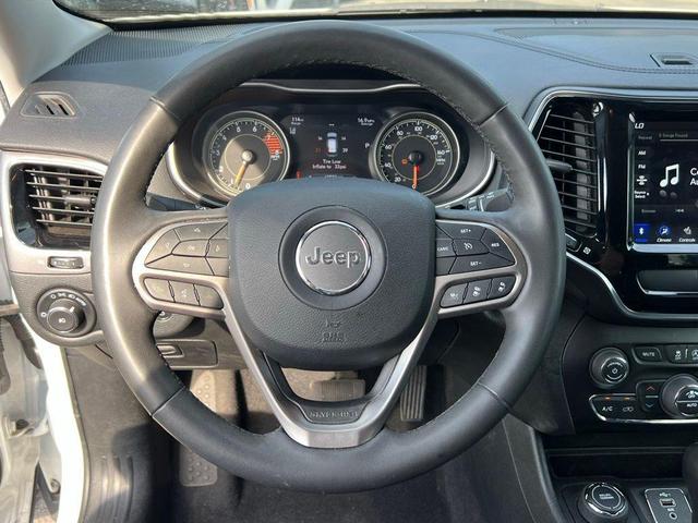 Photo of 2022 Bright White Clearcoat Jeep Cherokee