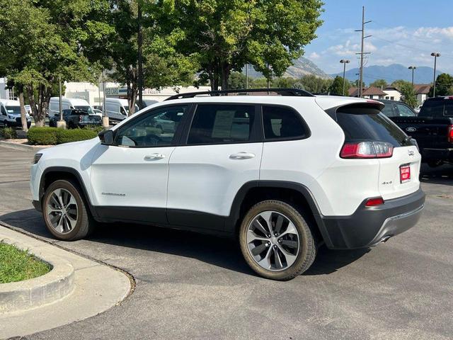 Photo of 2022 Bright White Clearcoat Jeep Cherokee