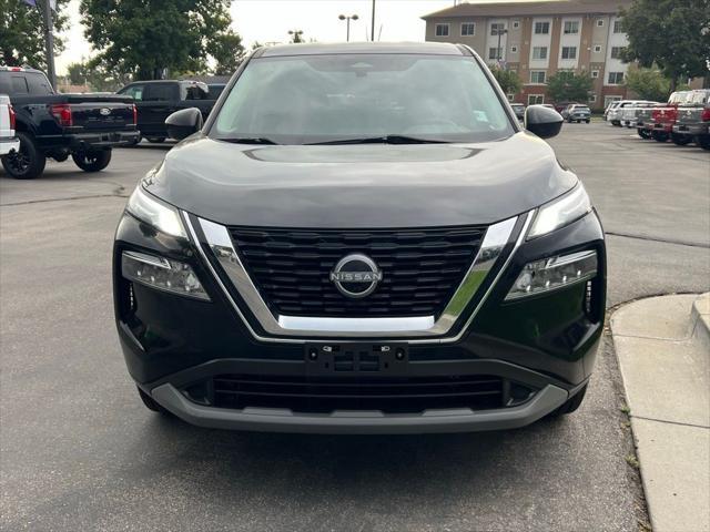 Photo of 2023 Super Black Nissan Rogue