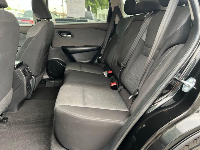 Photo of 2023 Super Black Nissan Rogue