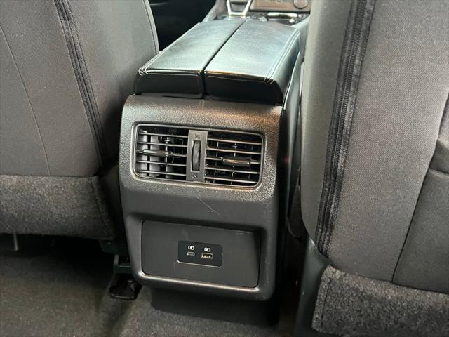 Photo of 2023 Super Black Nissan Rogue