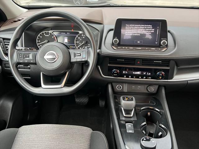 Photo of 2023 Super Black Nissan Rogue