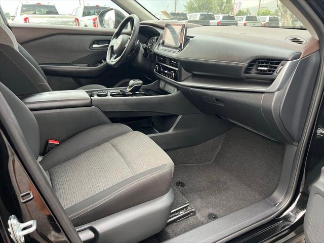 Photo of 2023 Super Black Nissan Rogue