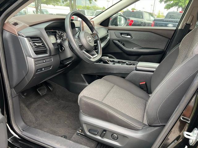 Photo of 2023 Super Black Nissan Rogue