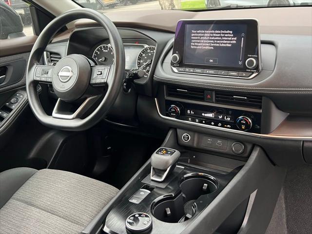 Photo of 2023 Super Black Nissan Rogue