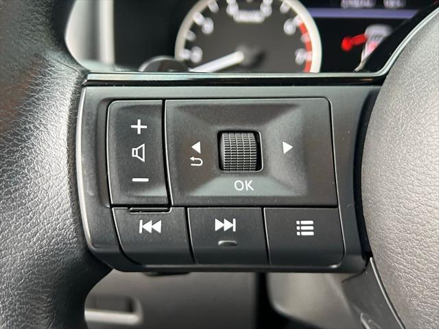 Photo of 2023 Super Black Nissan Rogue