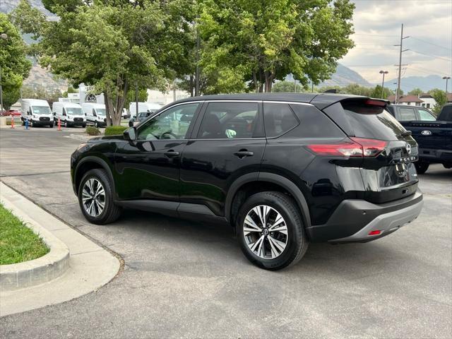 Photo of 2023 Super Black Nissan Rogue