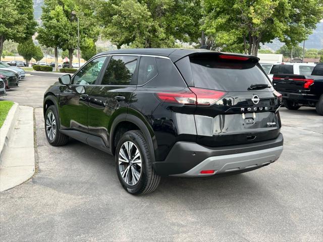 Photo of 2023 Super Black Nissan Rogue