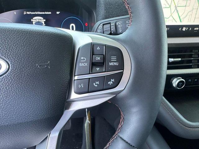 Photo of 2025 Star White Metallic Tri-Coat Ford Explorer