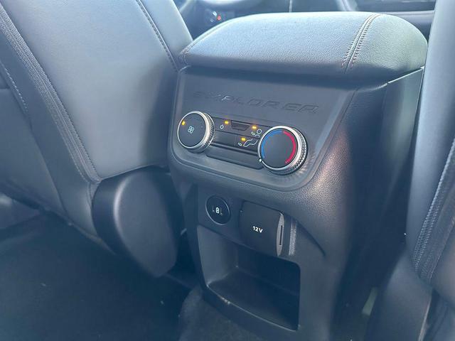 Photo of 2025 Star White Metallic Tri-Coat Ford Explorer