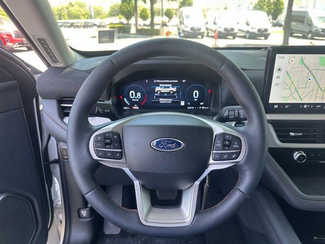 Photo of 2025 Star White Metallic Tri-Coat Ford Explorer